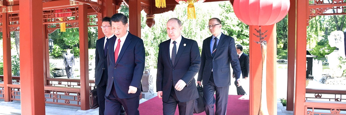 El presidente Xi Jinping con Vladimir Putin